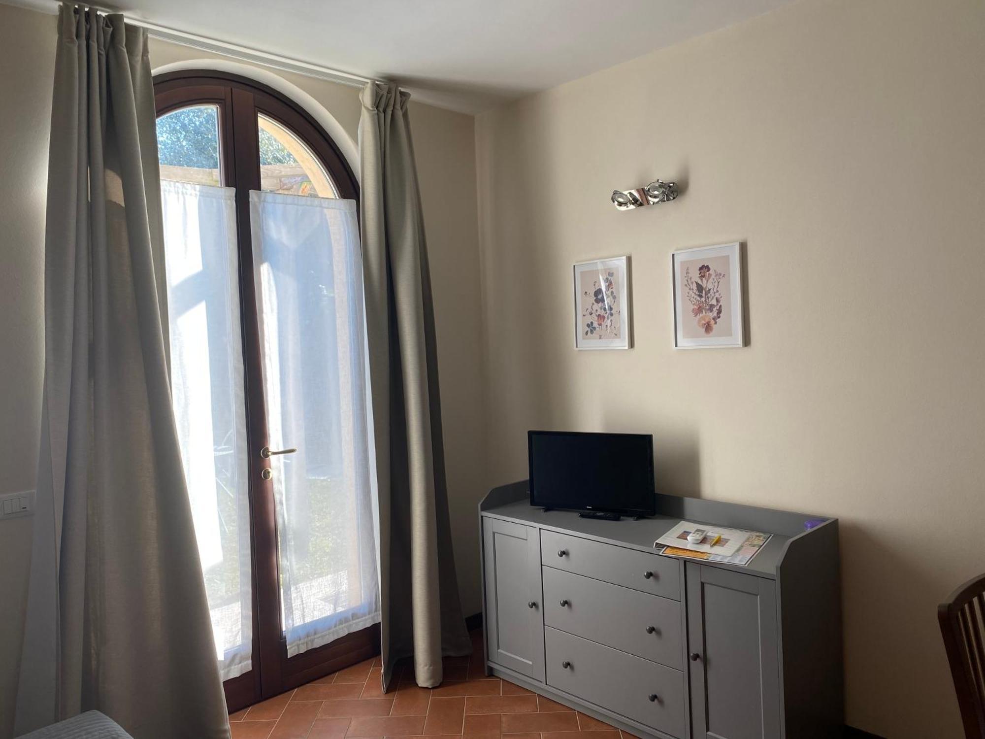 Апартаменты Residenza Cipressi E Olivi Верона Экстерьер фото