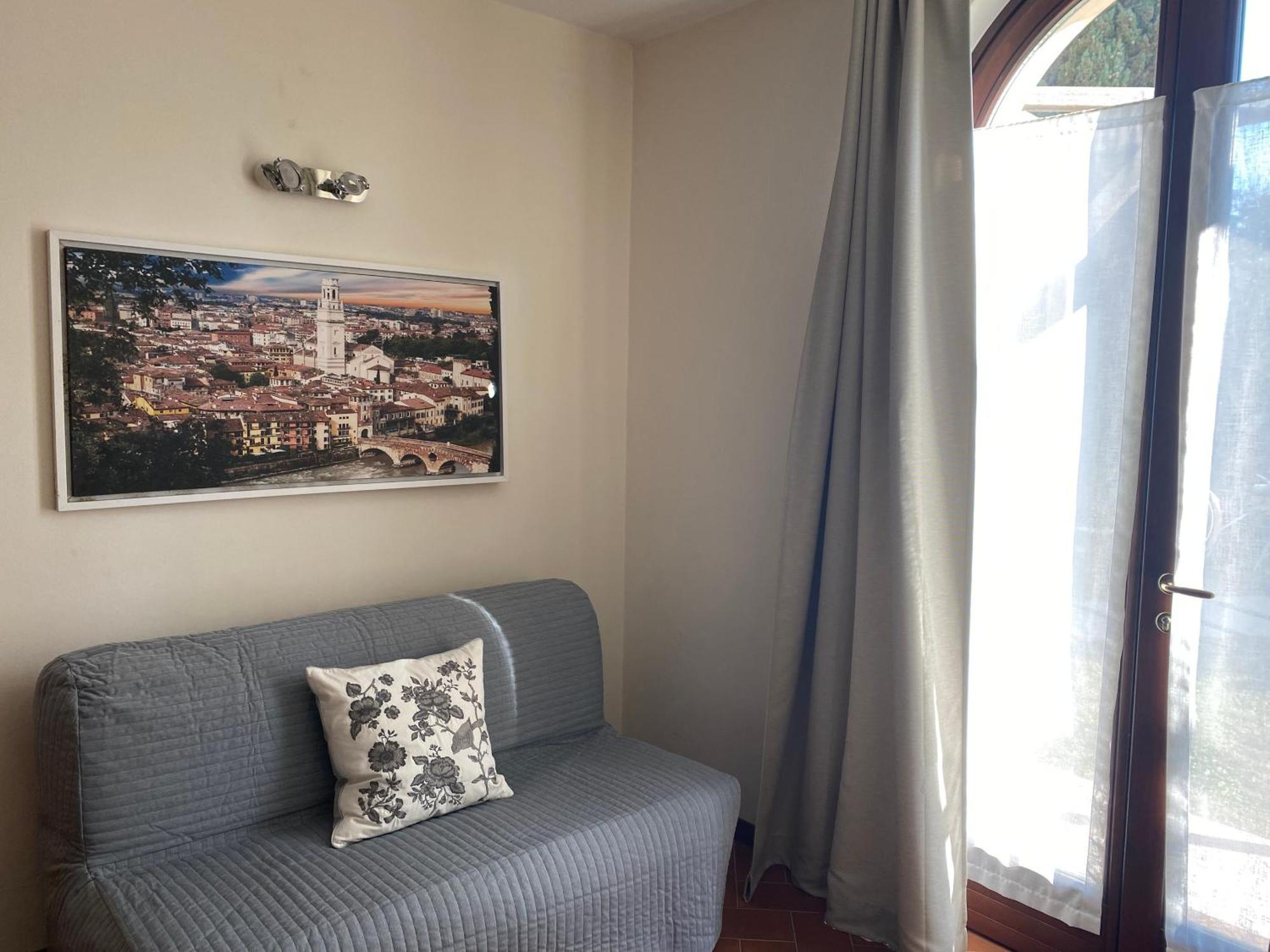 Апартаменты Residenza Cipressi E Olivi Верона Экстерьер фото